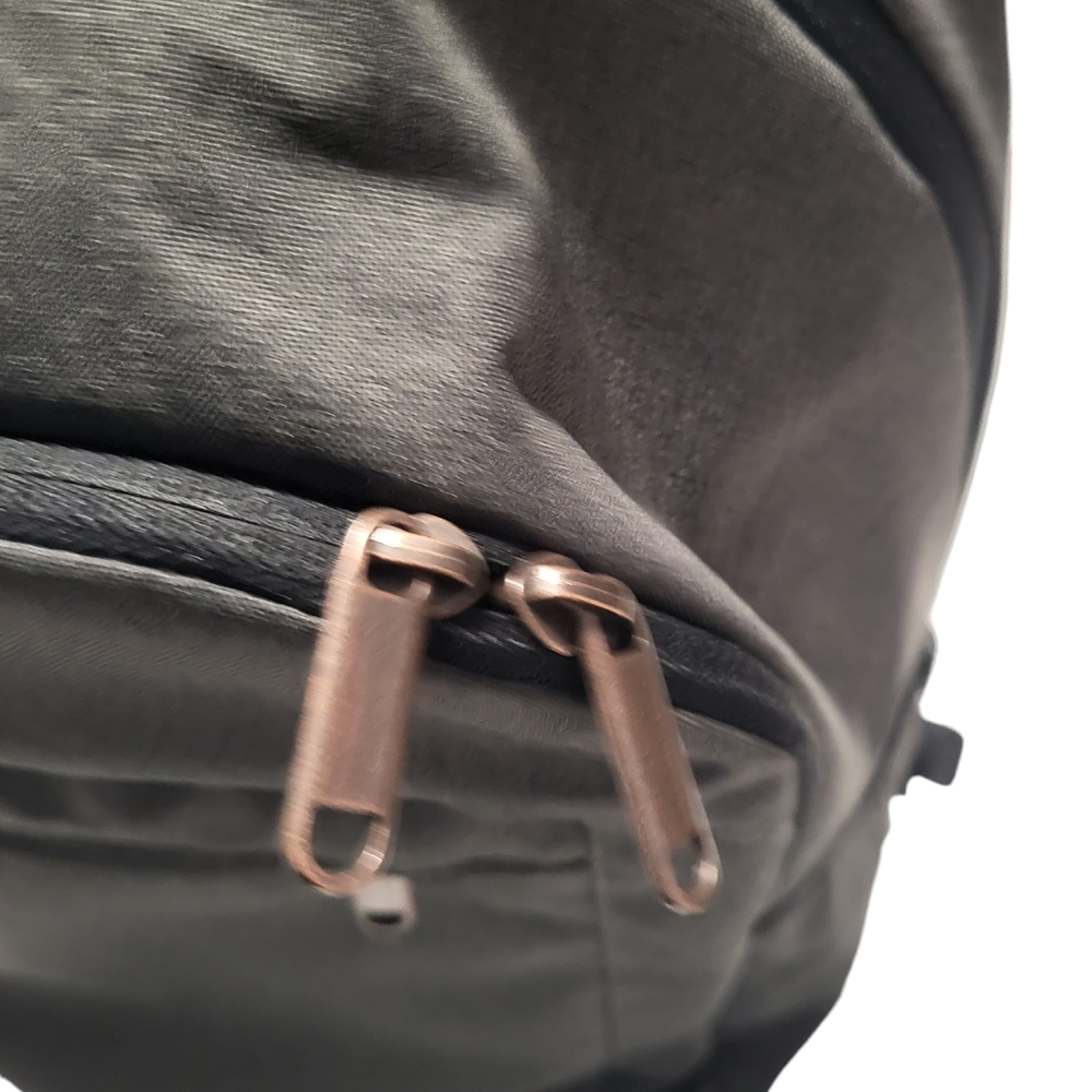 New Without Tag/ Box Case Logic Dark Grey 15.6 Er… - image 5